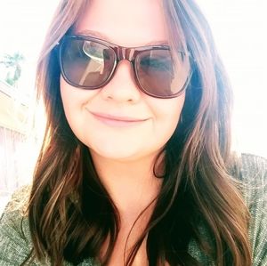 Meet your Posher, Vanessa j